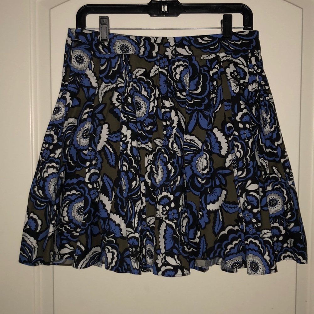 🌚Express Full Floral Jigh Waisted Skirt🌚